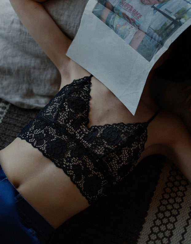 Elegant Signature Lace Wire-Free Bralette - product image 2